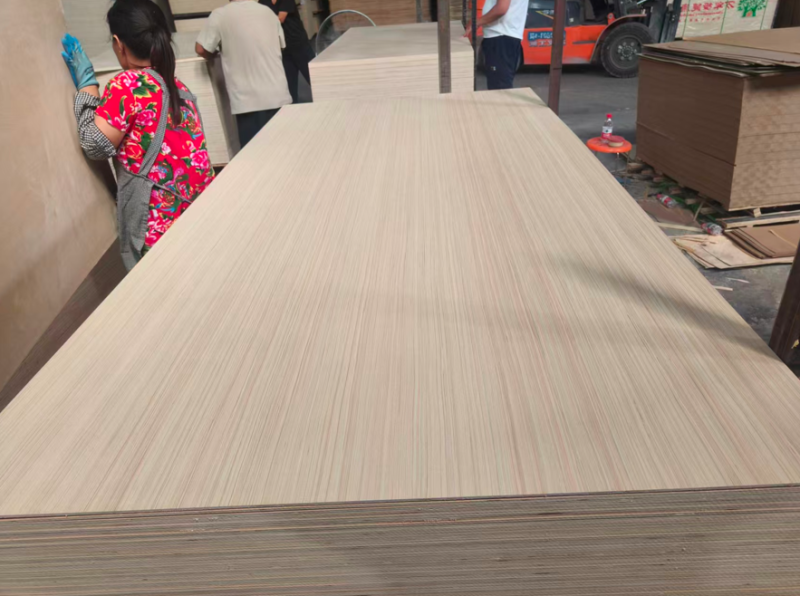 Re-faced Plywood Overlay (Natural Veneer / Melamine)